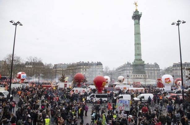 Foto - Fransa'da ortalık karıştı! Alım gücü düşen halk sokaklara döküldü!