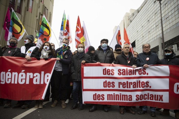 Foto - Fransa'da ortalık karıştı! Alım gücü düşen halk sokaklara döküldü!