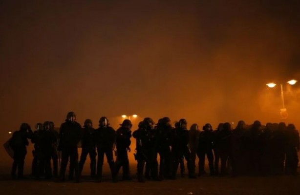 Foto - Fransa'da polis göstericilere acımadı