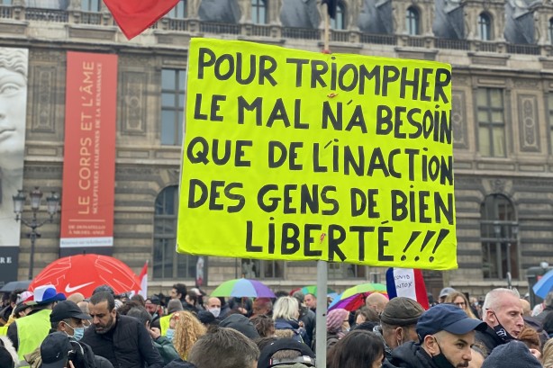 Foto - Fransa'da sarı yelekliler 'kırmızıya' dönüyor!