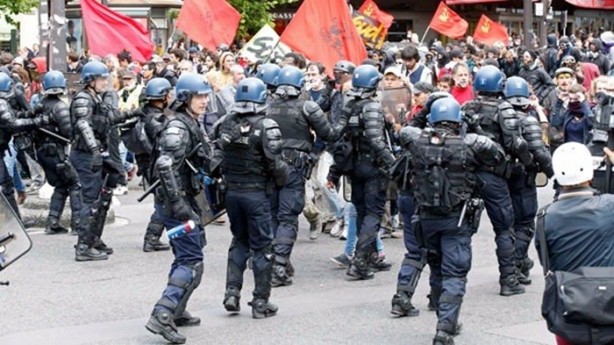 Foto - Fransa'da sokaklar savaş alanına döndü