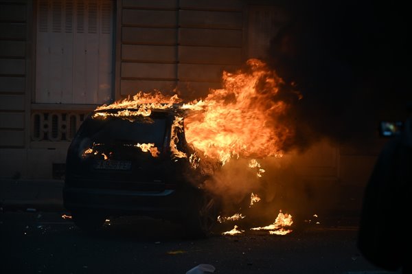 Foto - Fransa'da sokaklar savaş alanına döndü
