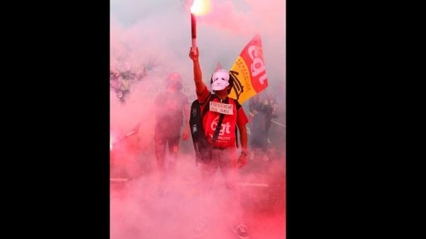 Foto - Fransa'da sokaklar savaş alanına döndü