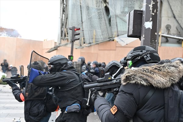 Foto - Fransa'da sokaklar savaş alanına döndü