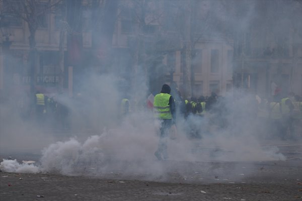 Foto - Fransa'da sokaklar savaş alanına döndü