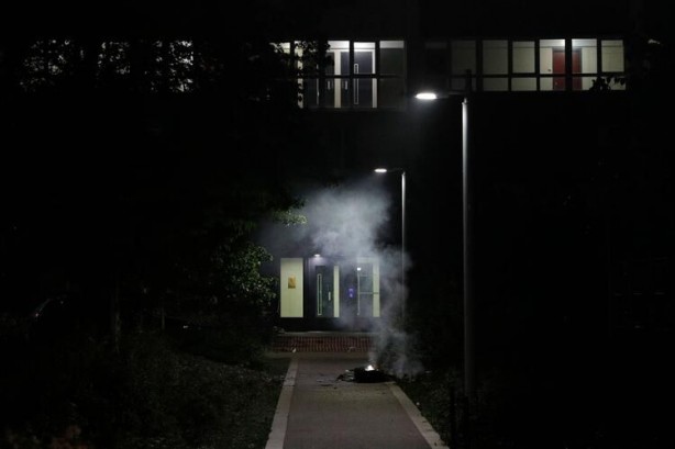 Foto - Paris'te sokak yıkanan suda yeni koronavirüs tespit edildi diye çatışma çıktığı iddiası