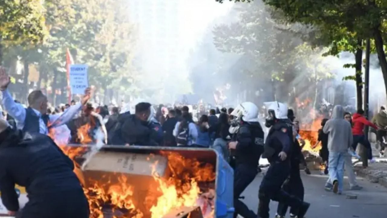 Fransa'daki eylemler Avrupa'ya yayılıyor: Son durağı balkan ülkesi oldu!