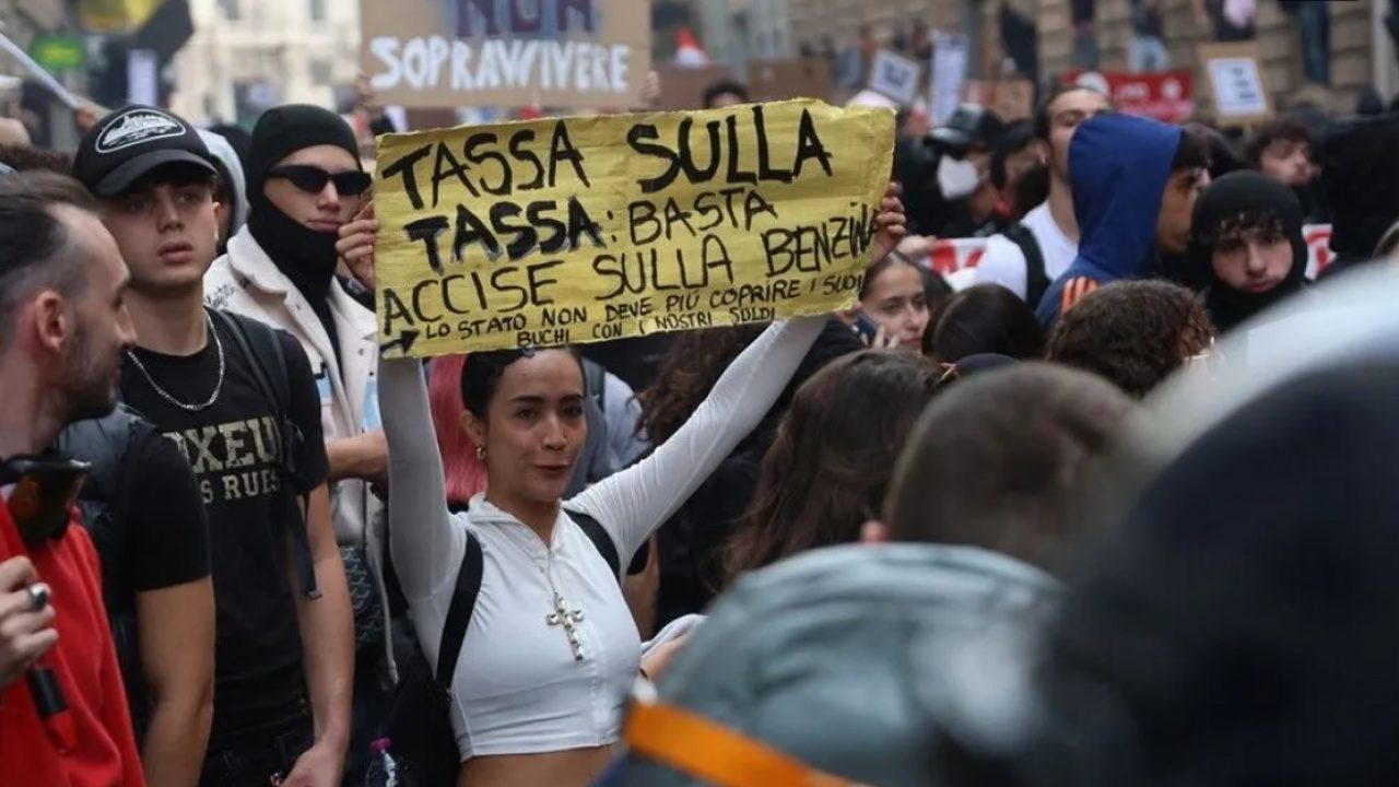 Foto - Fransa'daki eylemler İtalya'ya sıçradı: İsyan Avrupa’yı yakıyor