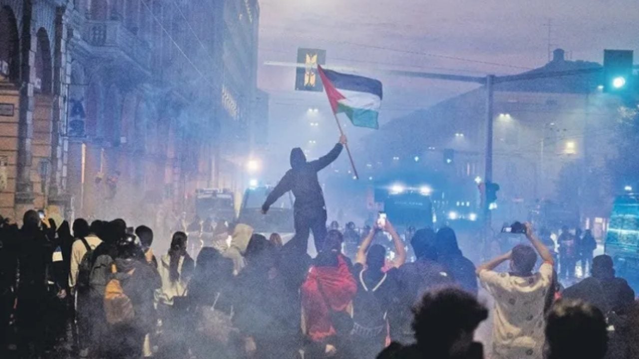 Foto - Fransa'dan Belçika'ya, İtalya'dan Arnavutluk'a ve Almanya’ya Avrupa kontrolden çıktı: Her yer yanıyor