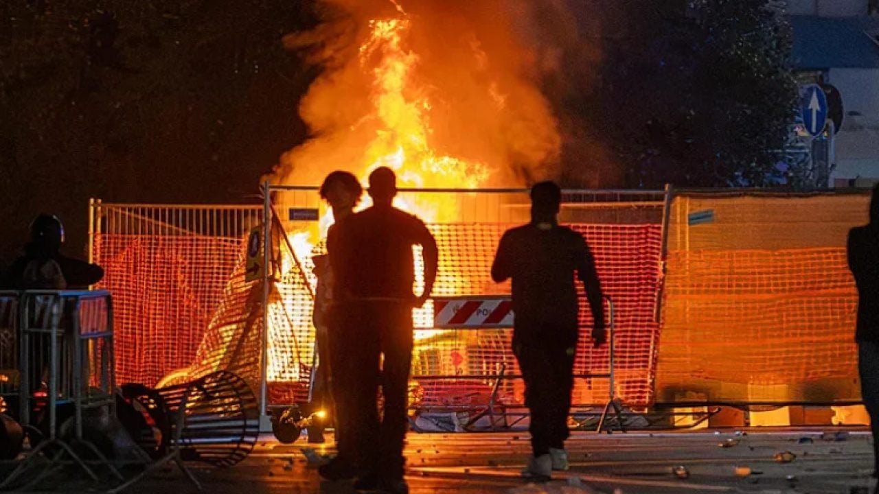 Foto - Fransa'dan Belçika'ya, İtalya'dan Arnavutluk'a ve Almanya’ya Avrupa kontrolden çıktı: Her yer yanıyor