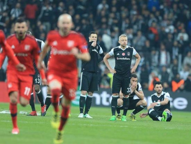 Foto - Fransa'yı utandıran atmosfer!