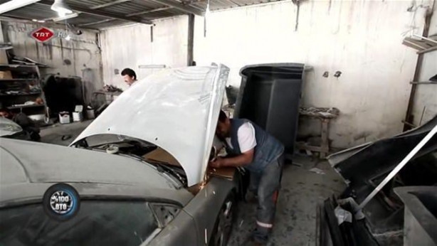 Foto - Fransız otomobilini İtalyan'a çevirdiler!