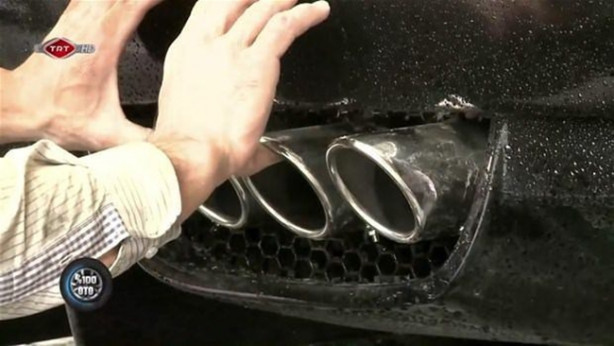 Foto - Fransız otomobilini İtalyan'a çevirdiler!