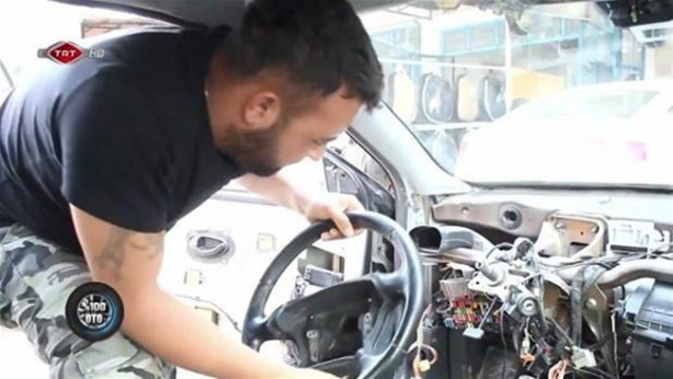 Foto - Fransız otomobilini İtalyan'a çevirdiler!