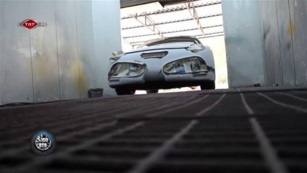 Foto - Fransız otomobilini İtalyan'a çevirdiler!