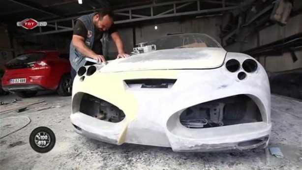 Foto - Fransız otomobilini İtalyan'a çevirdiler!