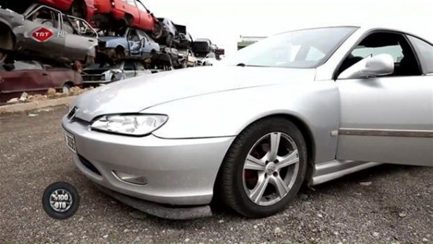 Foto - Fransız otomobilini İtalyan'a çevirdiler!