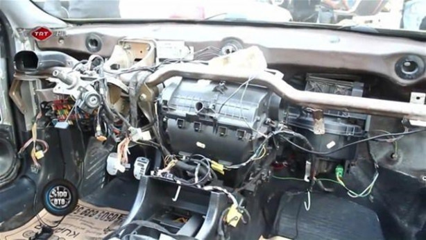 Foto - Fransız otomobilini İtalyan'a çevirdiler!