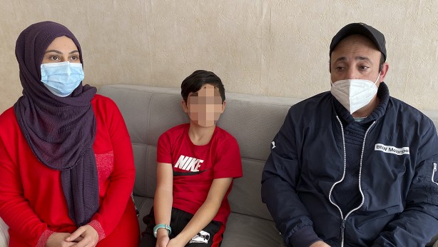 Foto - Fransız yazar 10 yaşındaki çocuklara zulmeden 'Macron utancını' çizdi