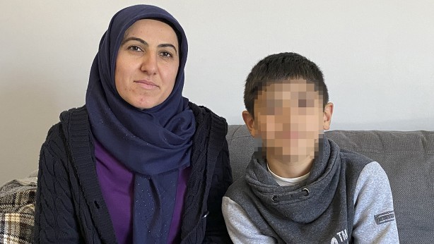 Foto - Fransız yazar 10 yaşındaki çocuklara zulmeden 'Macron utancını' çizdi