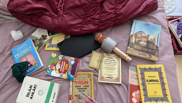 Foto - Fransız yazar 10 yaşındaki çocuklara zulmeden 'Macron utancını' çizdi