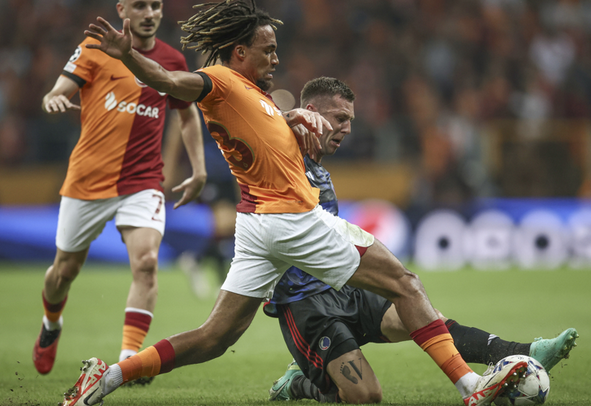 Foto - Fransız yıldız durdurulamıyor! Galatasaray'da Sacha Boey rekor kırdı!