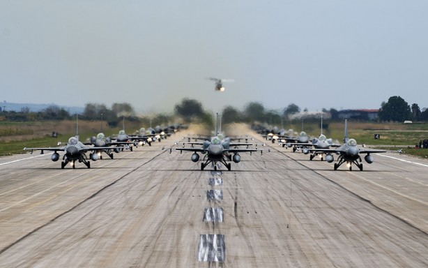 Fransızlar dünyaya duyurdu: Türkiye adil bulmadı! Savaş uçaklarını göndermeyecek