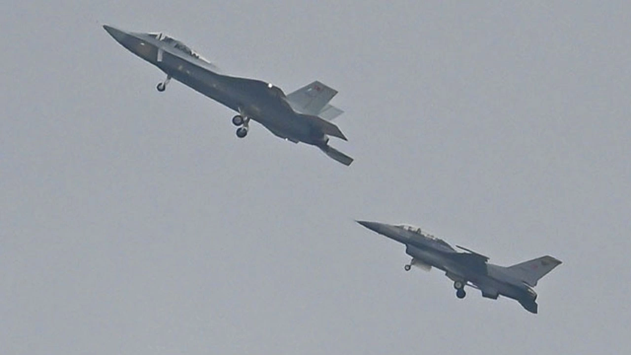 Foto - Fransızlar TUSAŞ'ta fotoğraflanan Kaan uçağının arkasında ne olduğunu şok içerisinde açıkladı