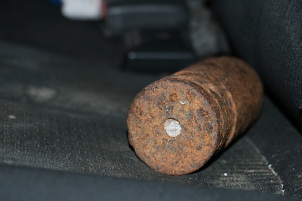 Foto - Fransızların kaçarken bıraktığı patlamamış top mermisi buldu!