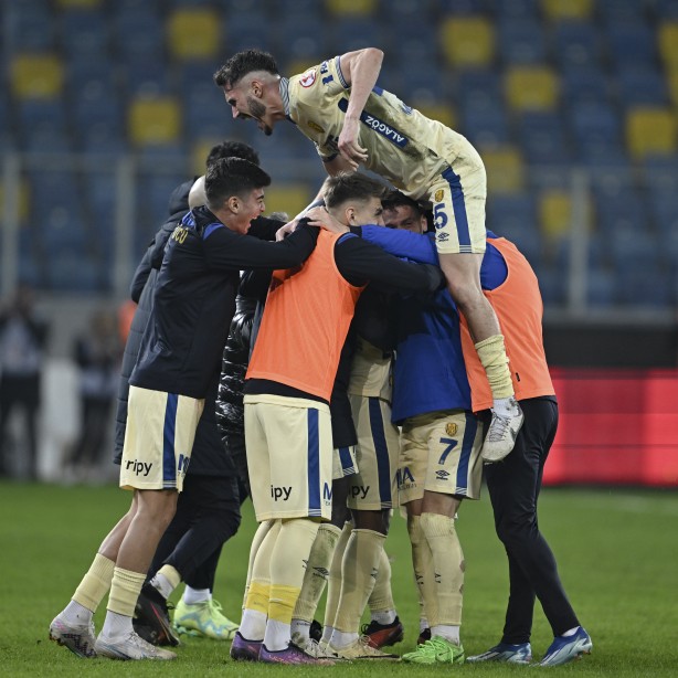 Foto - Fred'e yeni rakip geliyor Bu sefer ki tam bir meydan okuma olacak! Fenerbahçe ince eleyip sık dokuyor artık