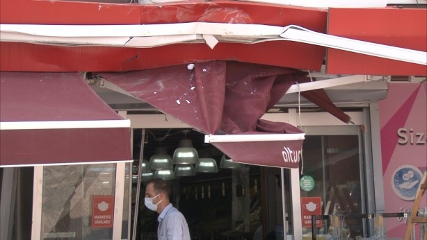 Foto - Freni boşalan kamyon markete daldı