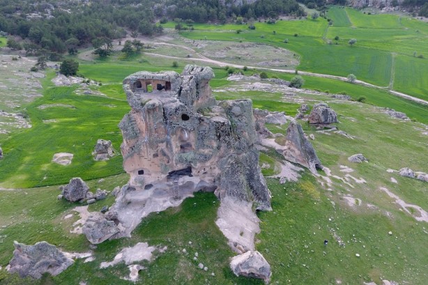 Frig Yolu'nda doğa ve tarihle iç içe yolculuk
