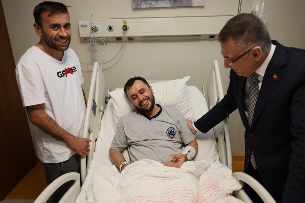 Foto - Fuat Oktay'dan anlamlı ziyaret