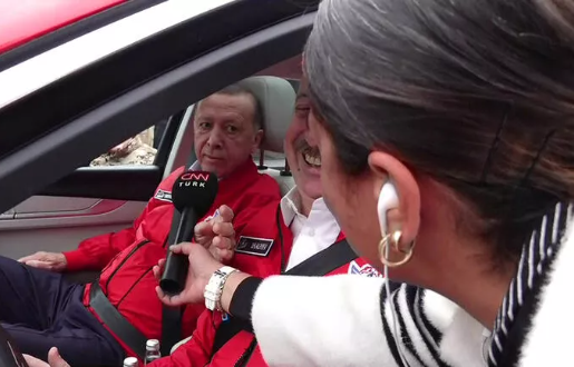 Foto - Fulya Öztürk'e canlı yayında gelen talep Bakan Çavuşoğlu'nu şaşırttı! İlginç anlar