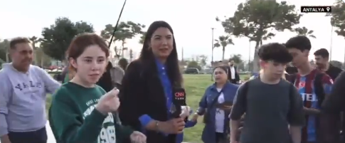 Foto - Fulya Öztürk'e canlı yayında gelen talep Bakan Çavuşoğlu'nu şaşırttı! İlginç anlar