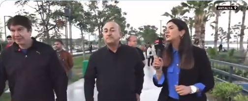 Fulya Öztürk'e canlı yayında gelen talep Bakan Çavuşoğlu'nu şaşırttı! İlginç anlar