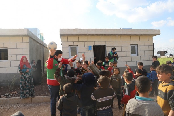 Foto - Furkan Aldemir'den alkışlanacak hareket