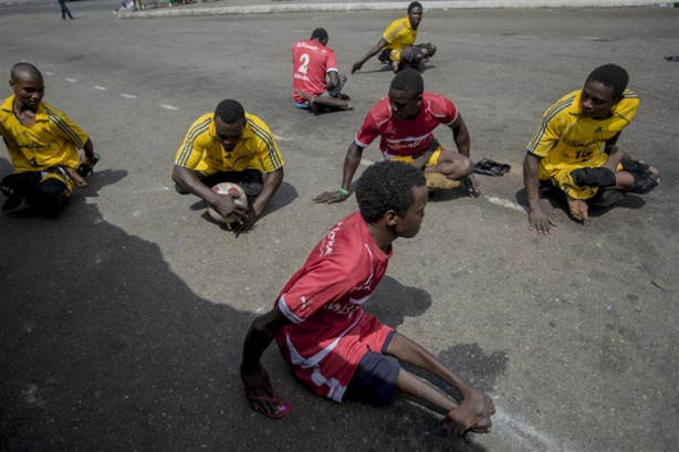 Foto - Futbol aşkları engel tanımıyor