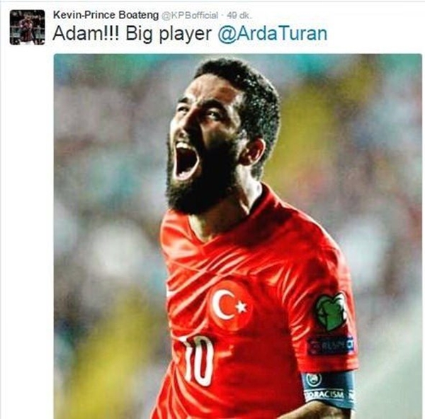 Foto - Futbol camiasından Arda Turan'a destek
