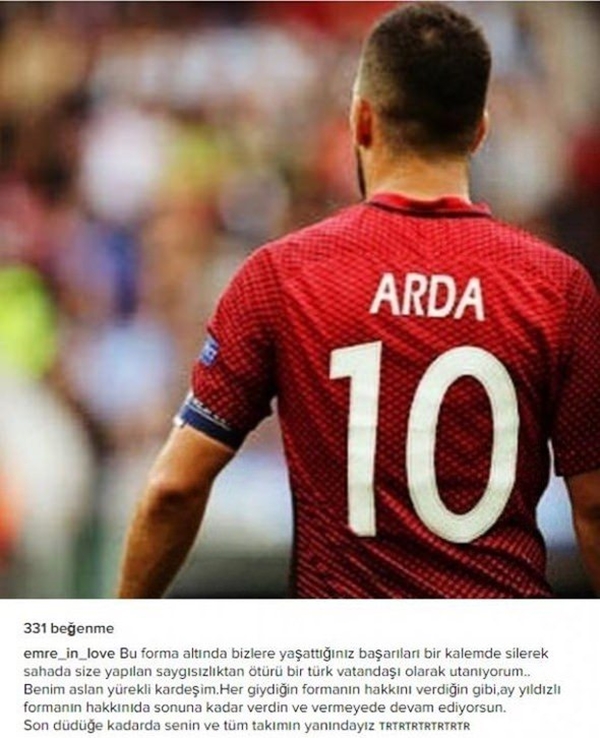 Foto - Futbol camiasından Arda Turan'a destek