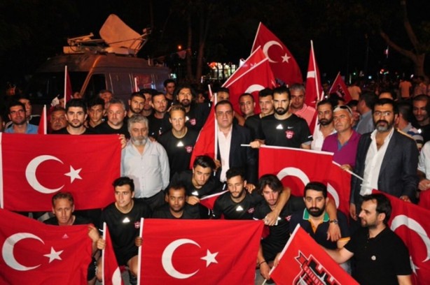 Foto - Futbol dünyası darbeye karşı durdu