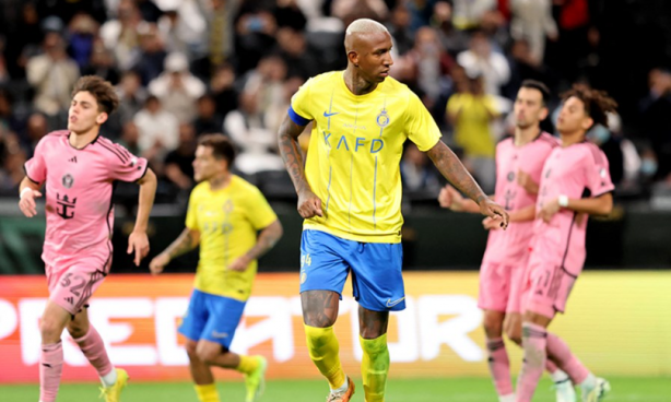 Foto - Futbol efsanesi ne hallere düştü! Messi Messi olalı böylesini görmedi