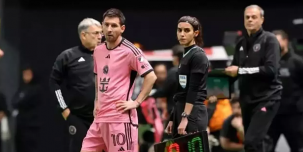 Futbol efsanesi ne hallere düştü! Messi Messi olalı böylesini görmedi