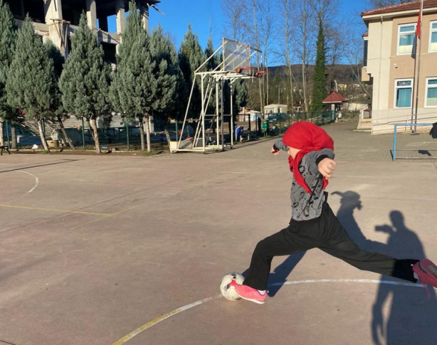 Foto - Futbol Gelişim Projesi 4 Ayda 500 Bine Yakın Öğrenciye Ulaştı! TFF Gönüllü Liderlik Belgesi...