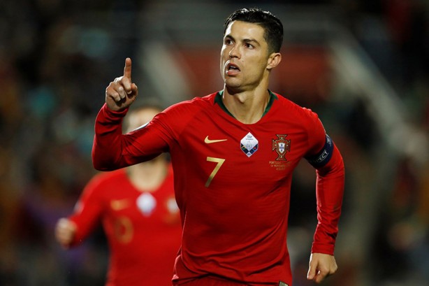 Foto - Futbol tarihinin en golcüsü artık O! 38 yaşında altüst etti herşeyi...