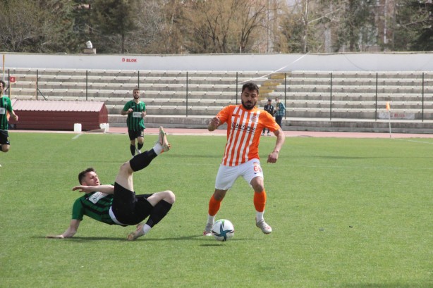 Foto - Futbola yakışmayan görüntüler! Taşlar havada uçuştu: Yaralılar var