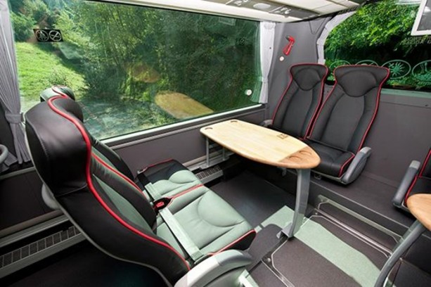 Foto - Futbolcular bu otobüslerde seyahat ediyor!