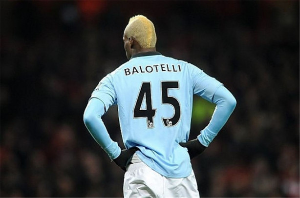 Foto - Futbolcuların en tuhaf saç stilleri