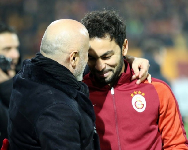 Foto - Futbolcuların ücretleri dudak uçuklatıyor ama o isim ücret almıyor! 