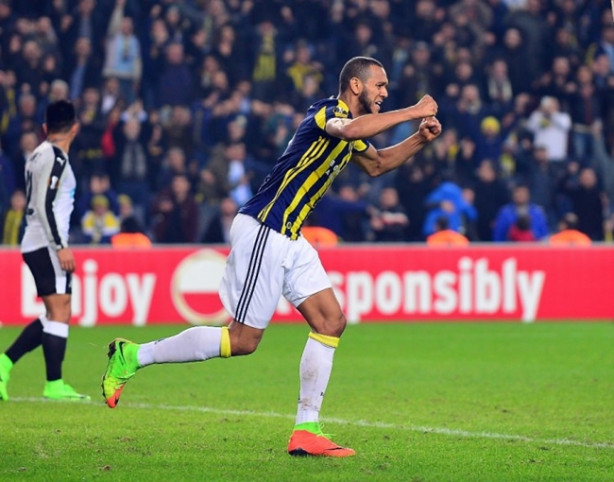 Foto - Futbolcuların ücretleri dudak uçuklatıyor ama o isim ücret almıyor! 